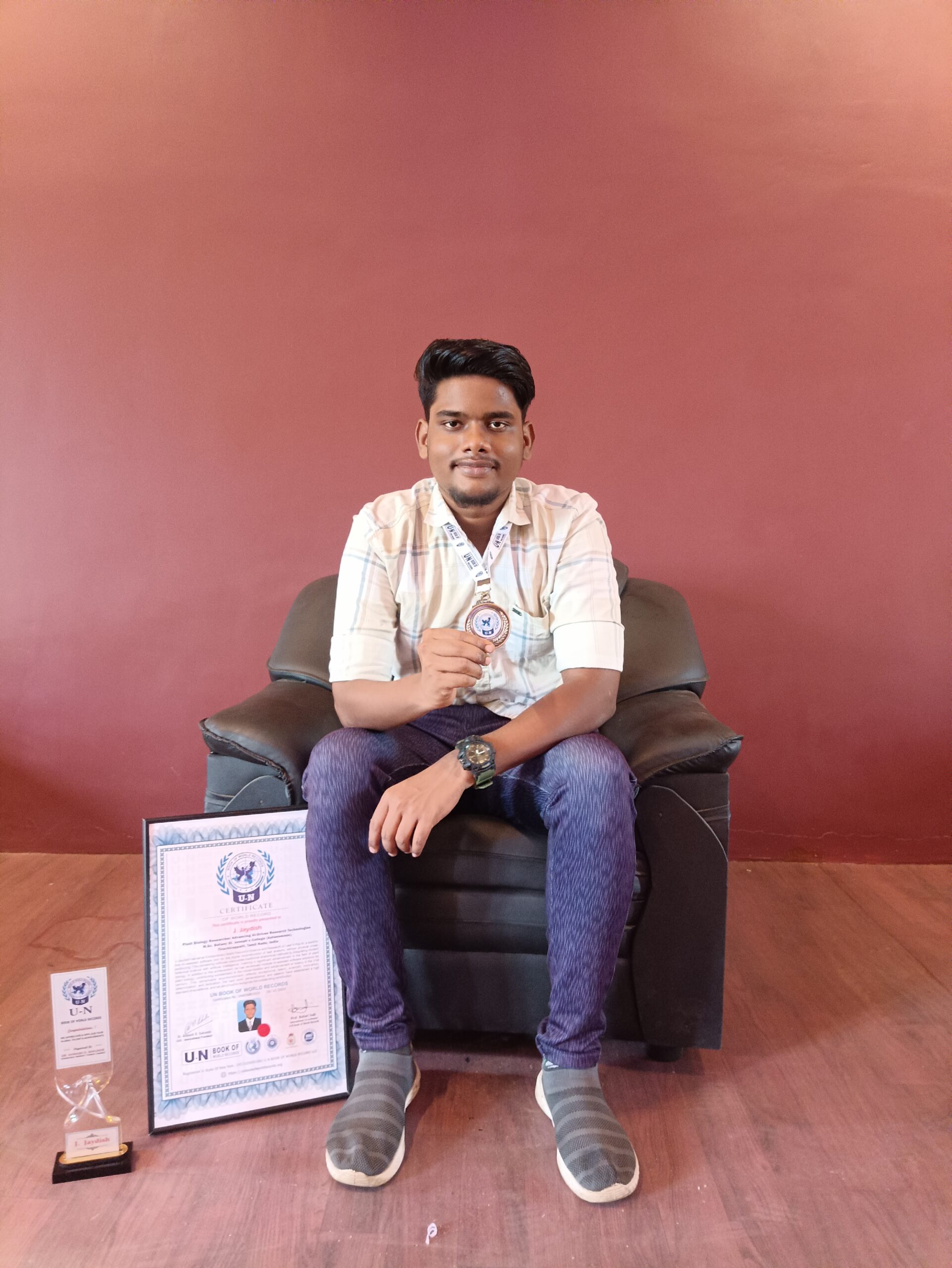 Jaydish J with world record certificate